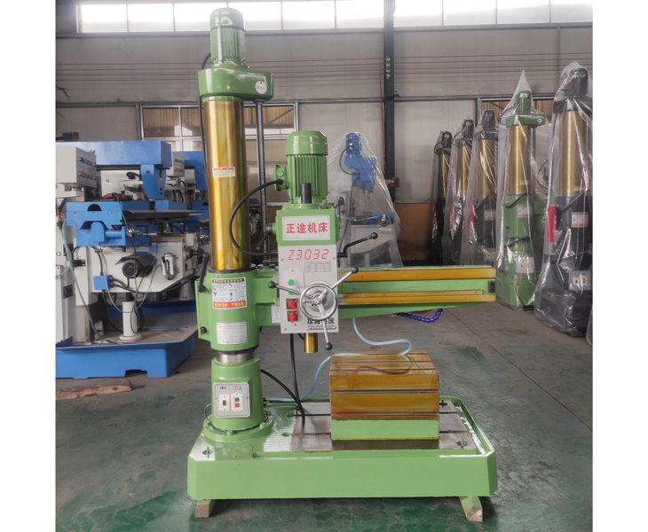 3032摇臂钻床